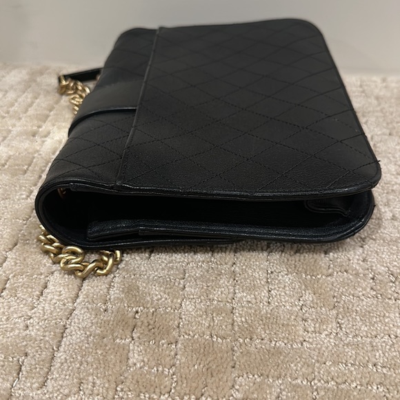 Chanel
Front Chain Flap Bag Quilted Sheepskin - Picture 5 of 9